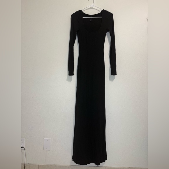 SKIMS Dresses & Skirts - SKIMS Black Long Sleeve Maxi Dress